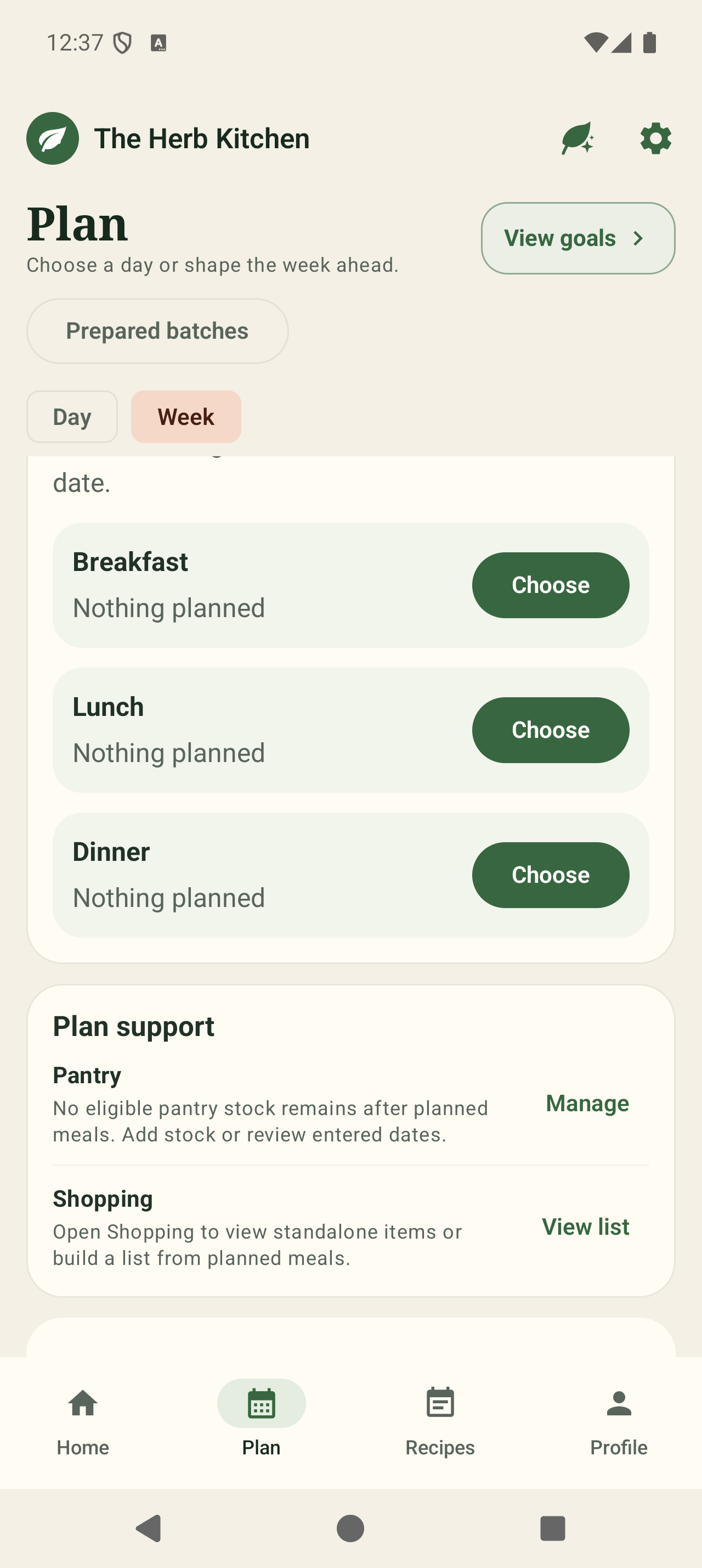 The Herb Kitchen Plan screen with a weekly meal plan and shopping list